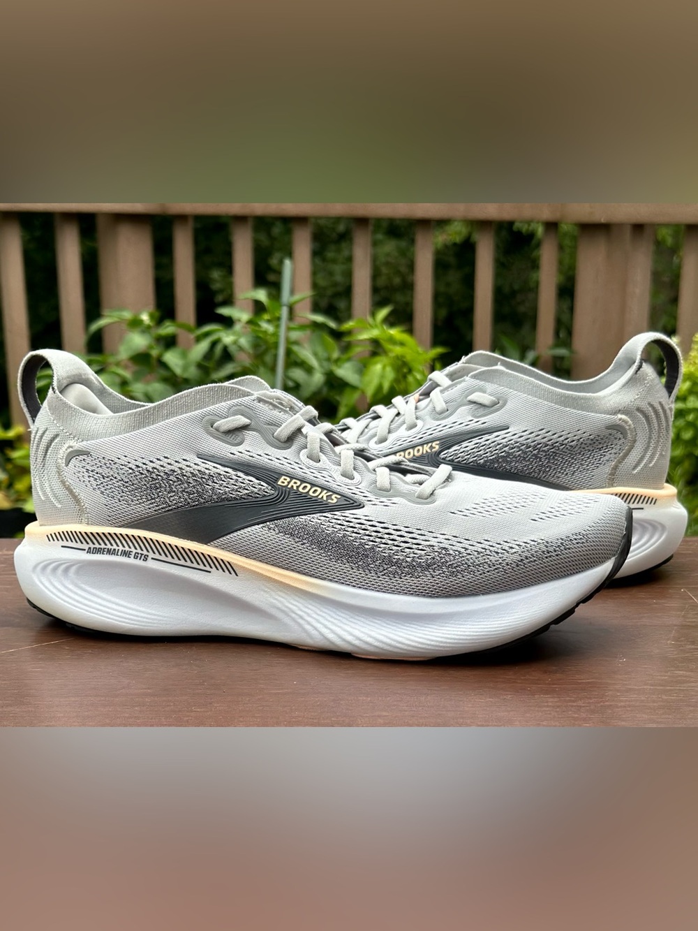 Brooks Adrenaline GTS 25 Women’s Size 11 D Wide Gray Athletic Running Shoes